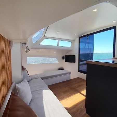 法鲁区 Barco Casa Catamara Sleepandboat酒店 外观 照片