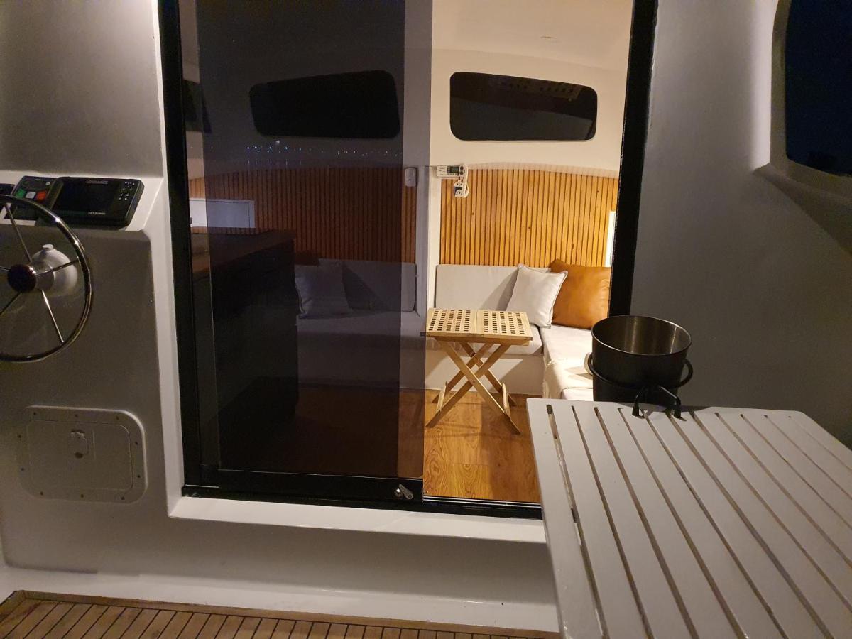 法鲁区 Barco Casa Catamara Sleepandboat酒店 外观 照片