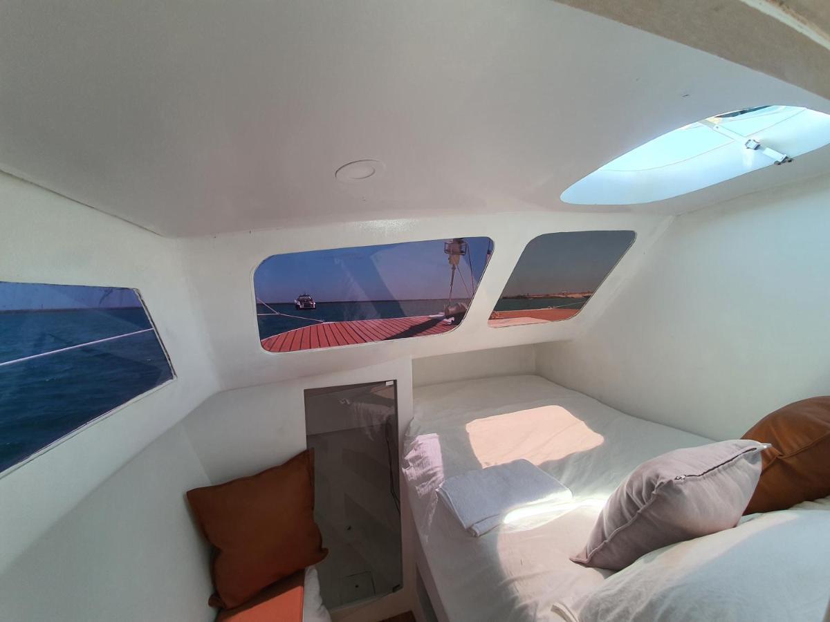法鲁区 Barco Casa Catamara Sleepandboat酒店 外观 照片