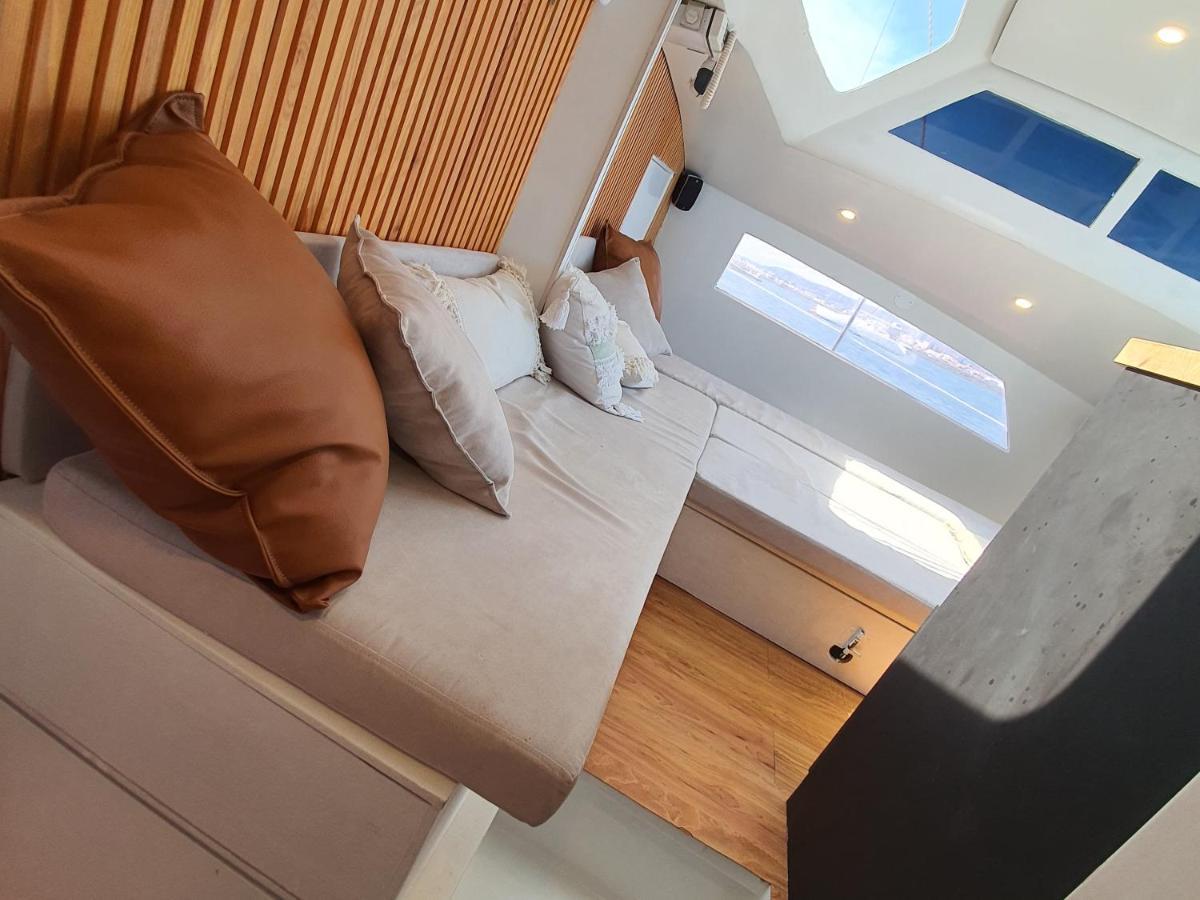 法鲁区 Barco Casa Catamara Sleepandboat酒店 外观 照片
